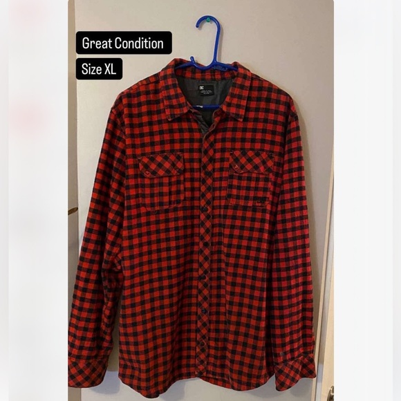 DC Red and Black Plaid Casual Button Down Shirt - Picture 1 of 1